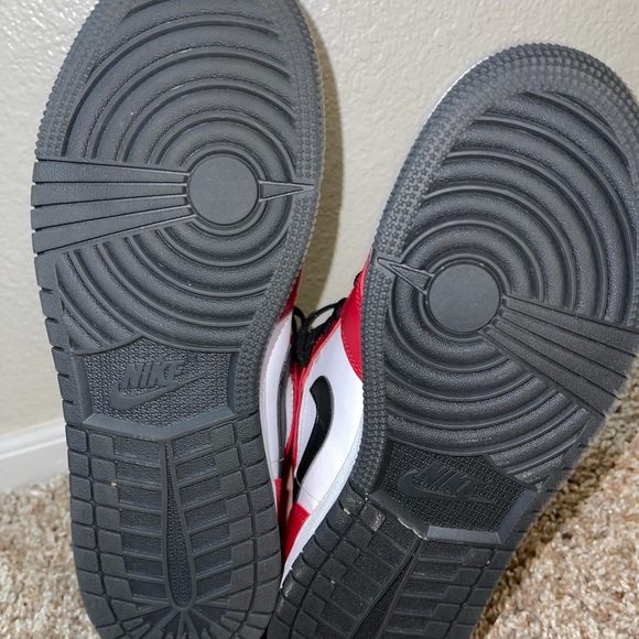 jordan 1 red mids - Picture 5 of 6